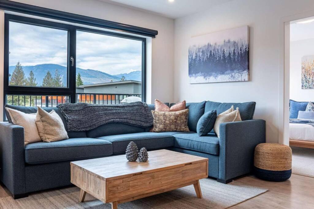 Appartamento Bluebird Daze By Revelstoke Vacations Esterno foto