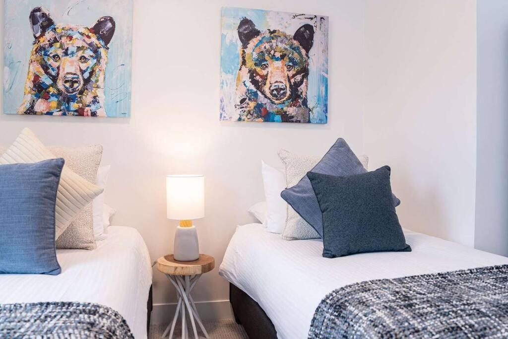 Appartamento Bluebird Daze By Revelstoke Vacations Esterno foto