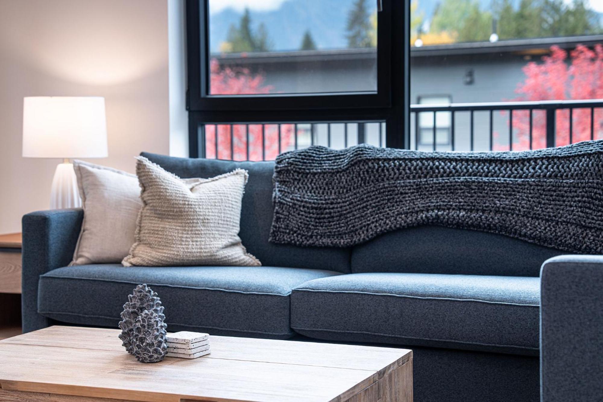 Appartamento Bluebird Daze By Revelstoke Vacations Esterno foto