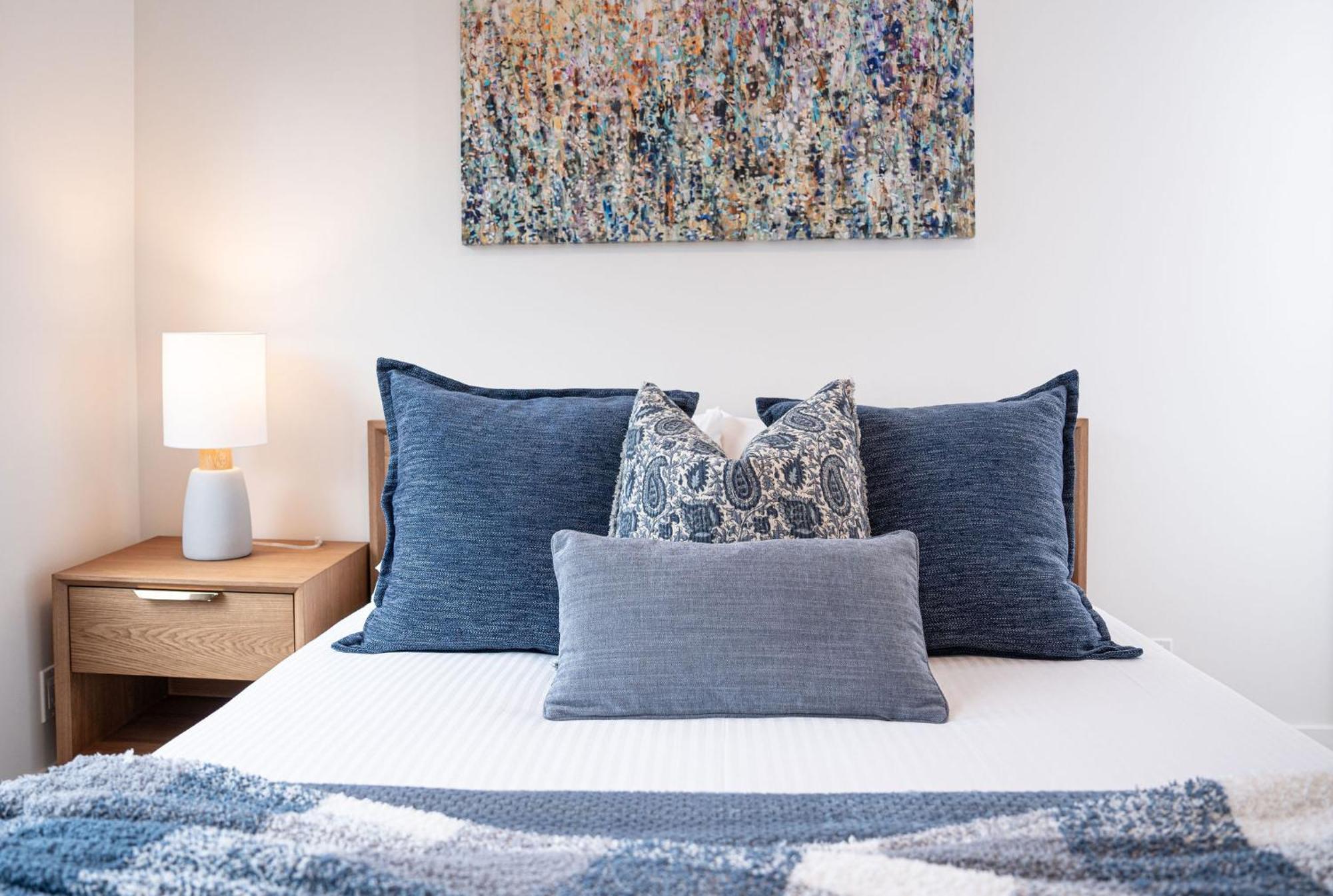 Appartamento Bluebird Daze By Revelstoke Vacations Esterno foto