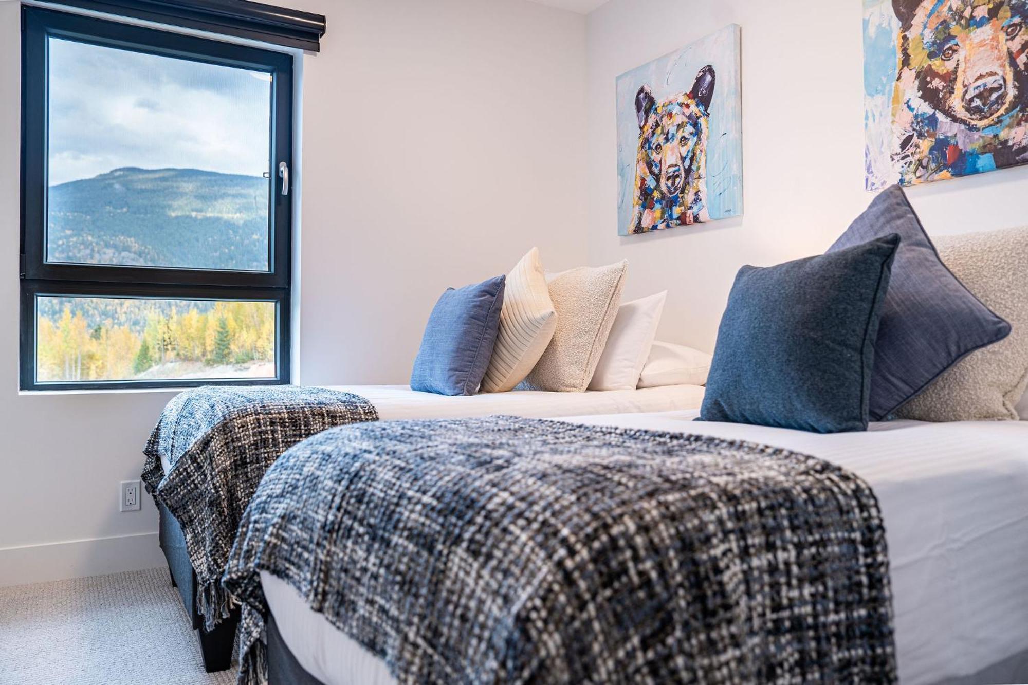 Appartamento Bluebird Daze By Revelstoke Vacations Esterno foto