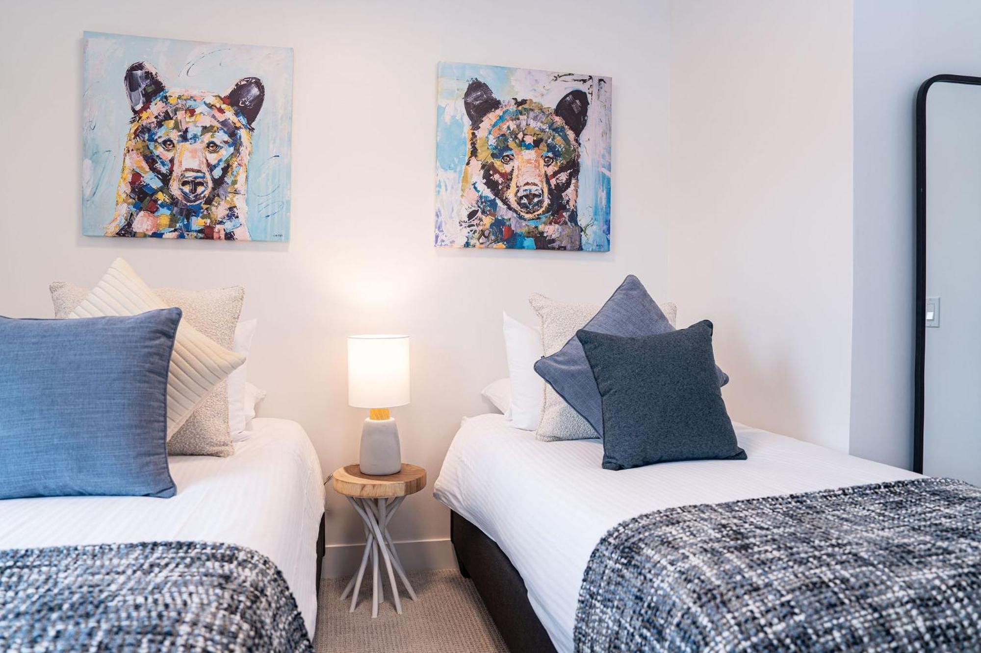 Appartamento Bluebird Daze By Revelstoke Vacations Esterno foto